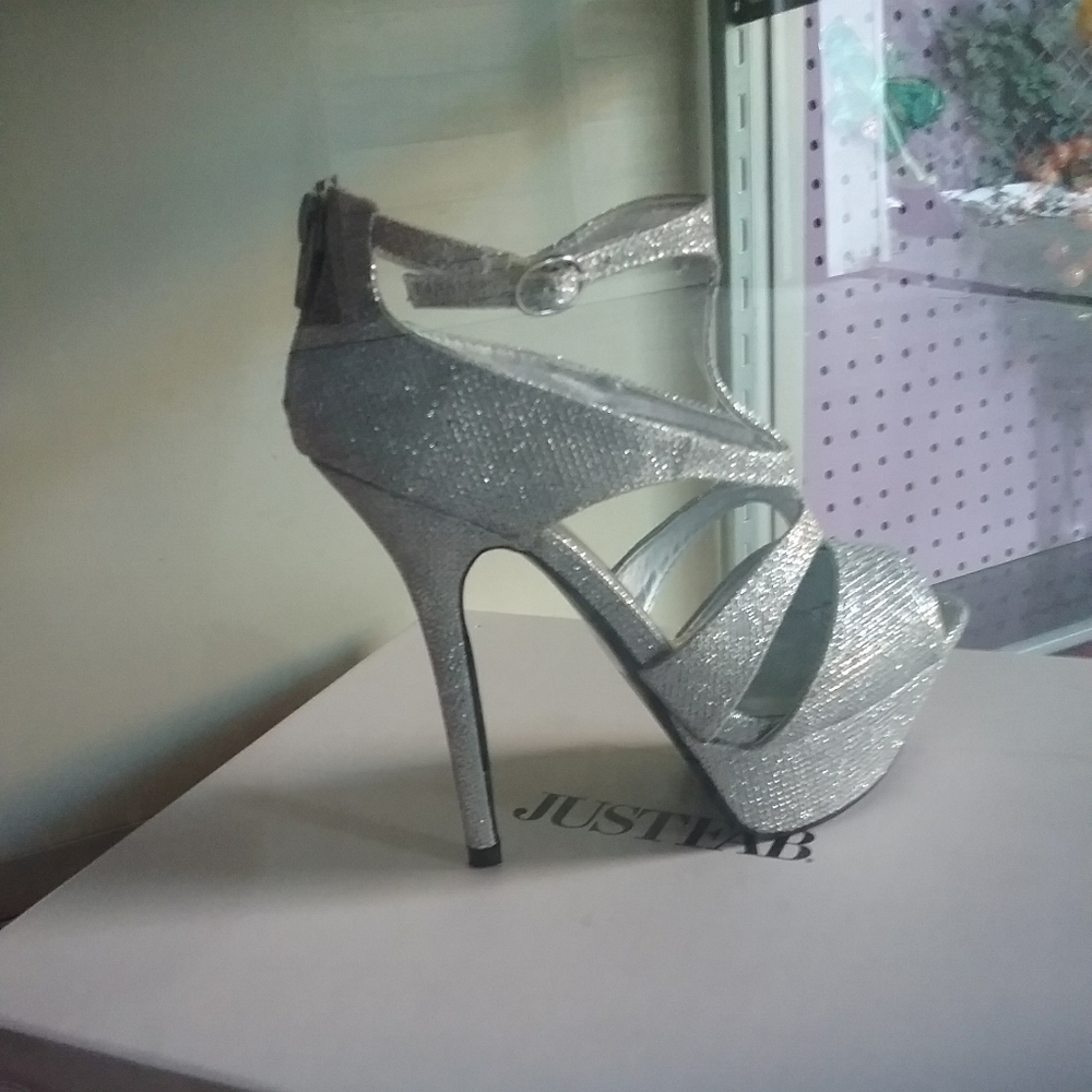 Qupid Silver High heels